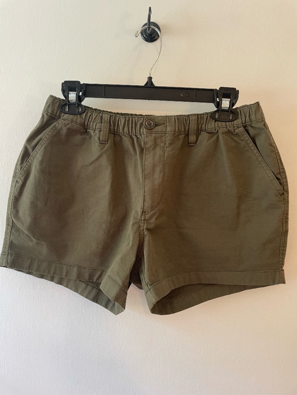 Chubbies olive green classic 4" inseam shorts size M